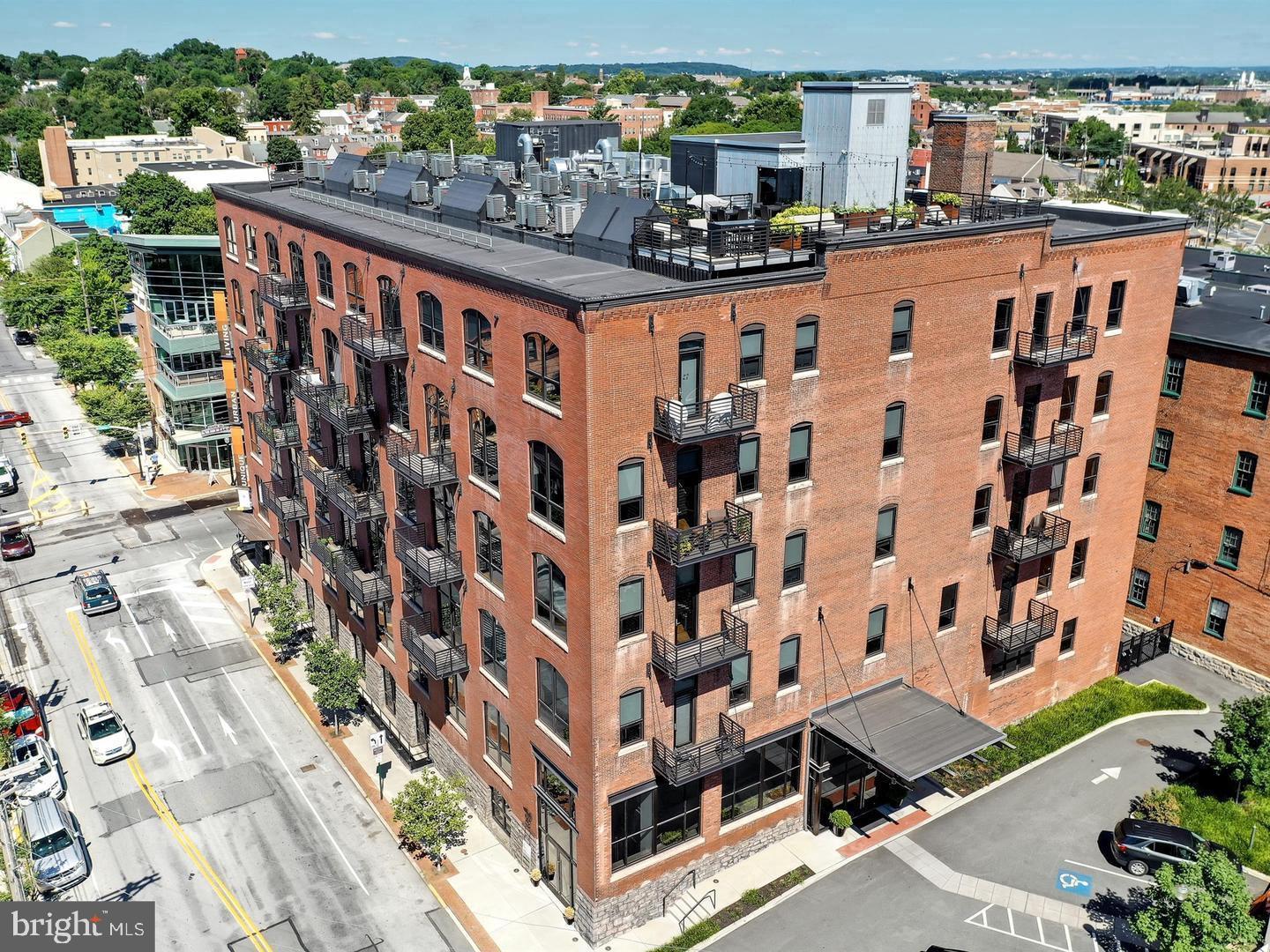 41 W Lemon Street #308