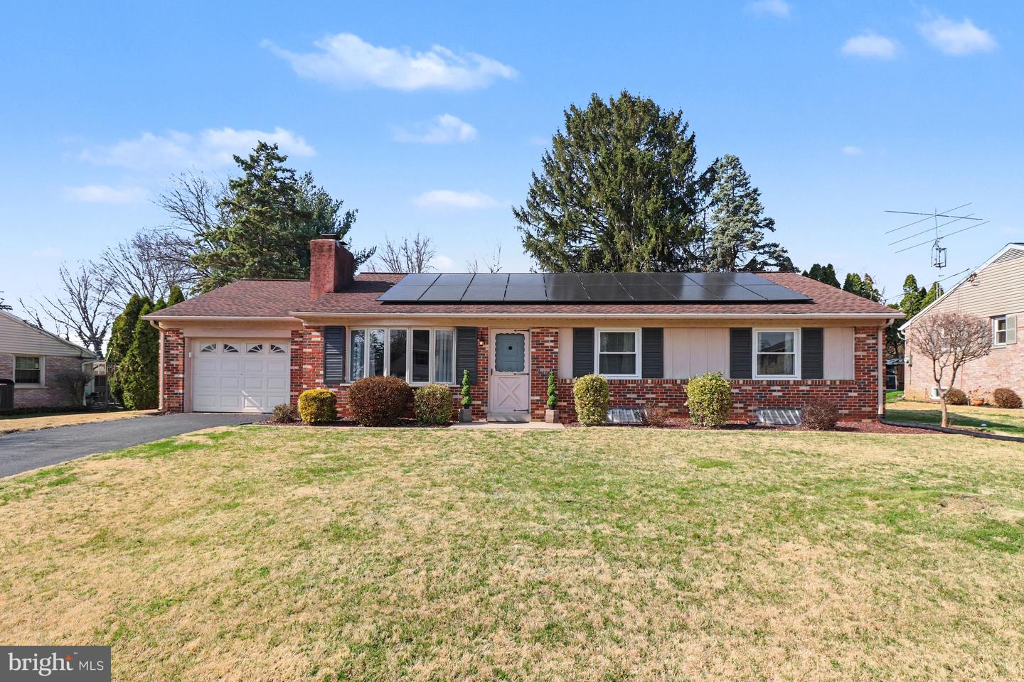 2731 Sherwood Lane, Lancaster