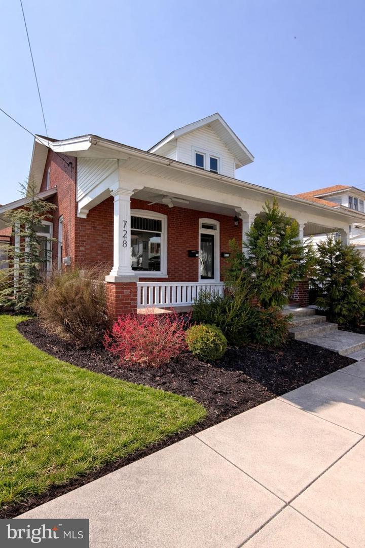 728 Main Street, Akron