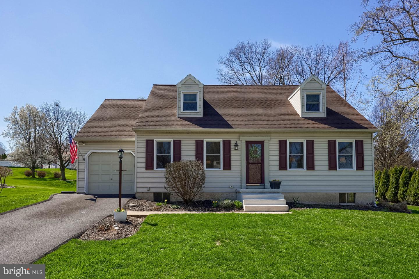 142 Hostetter Lane, Lancaster