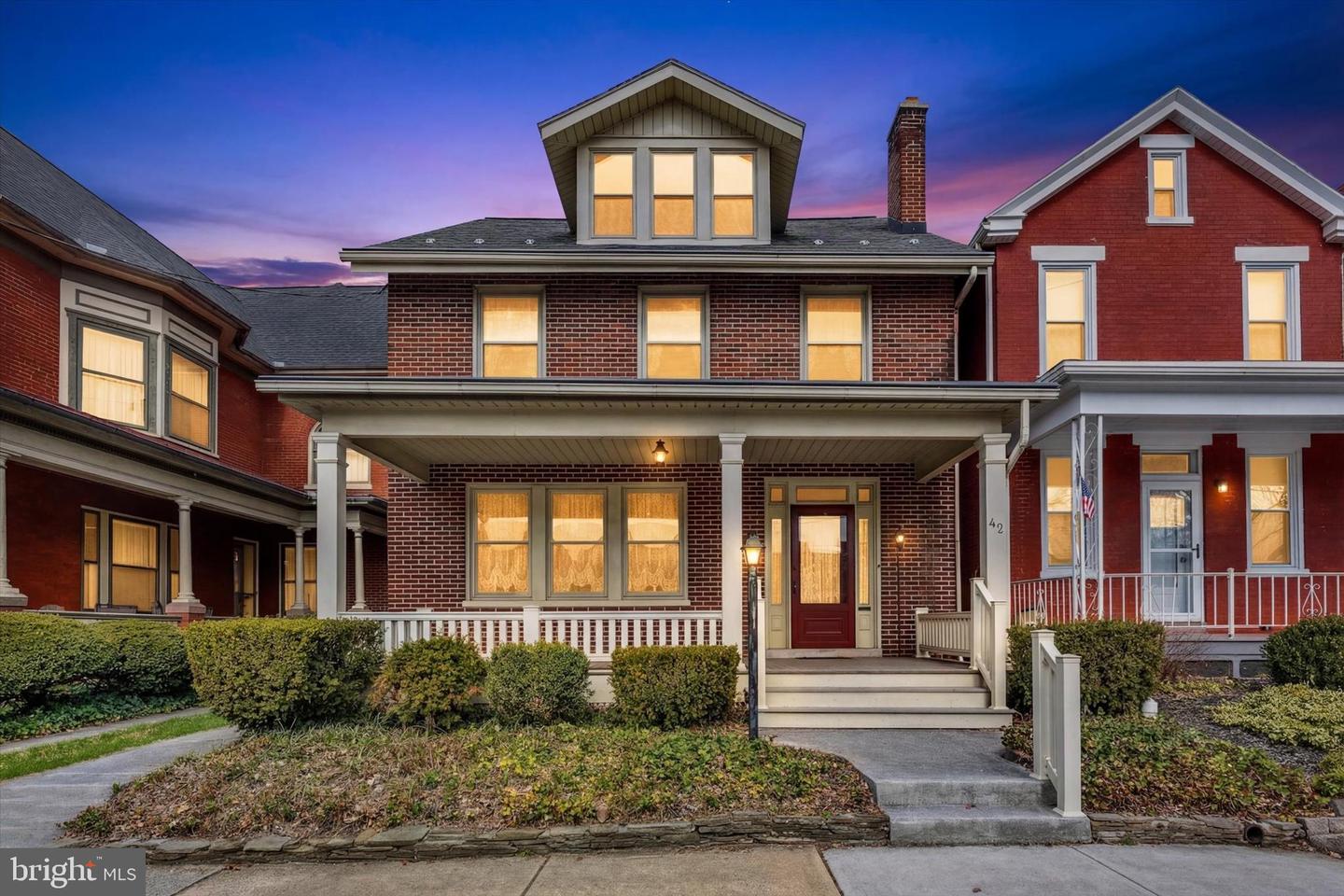 42 Market Square, Manheim
