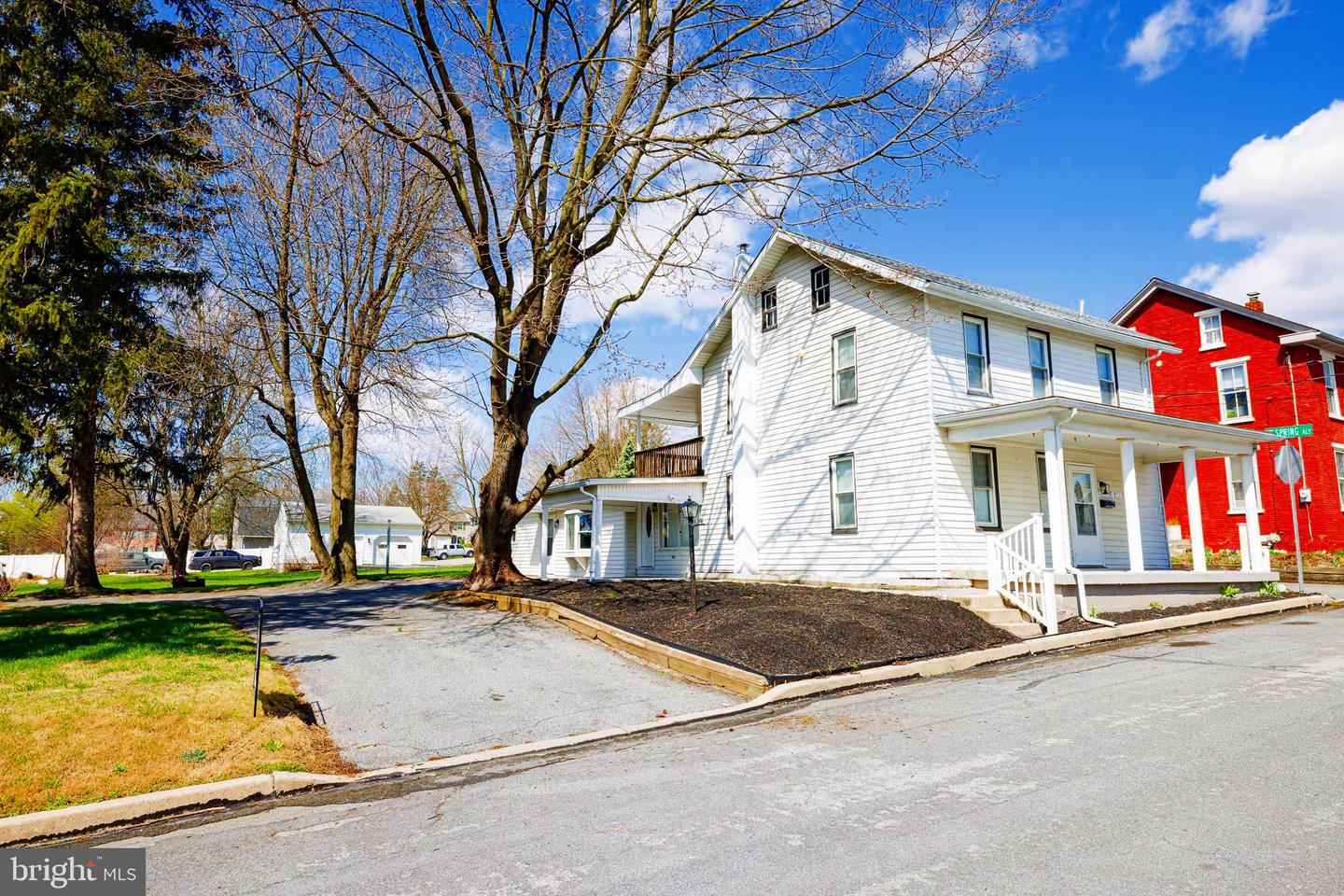 222 N Market Avenue, Mount Joy