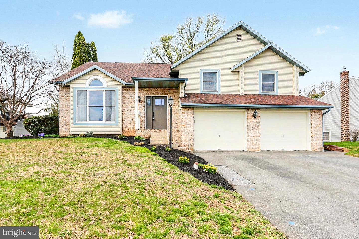 202 Roosevelt Circle, Ephrata