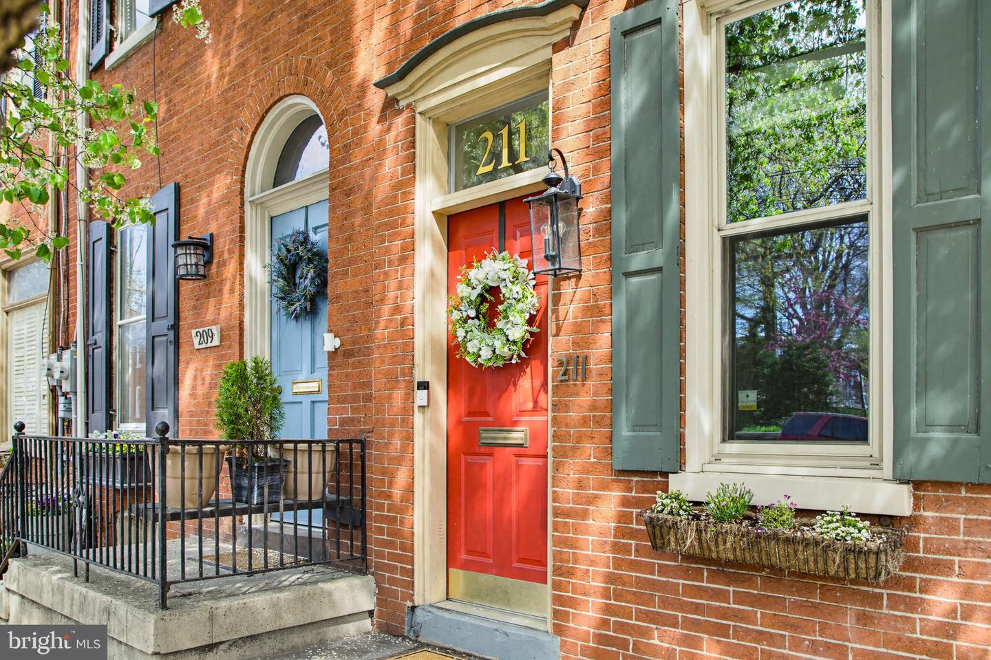 211 E Chestnut Street, Lancaster