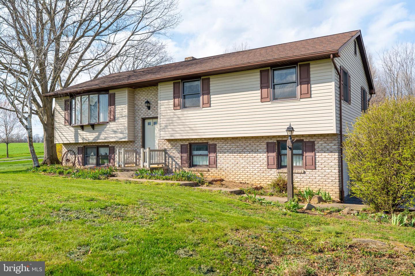 181 Bomberger Road, Lititz