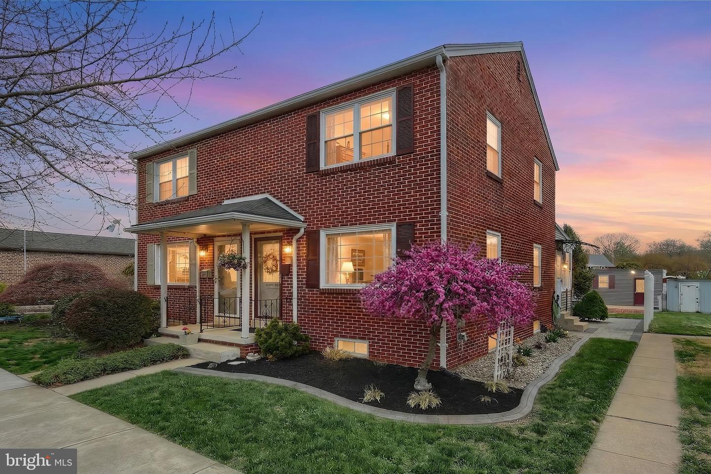 37 S 8th Street, Columbia