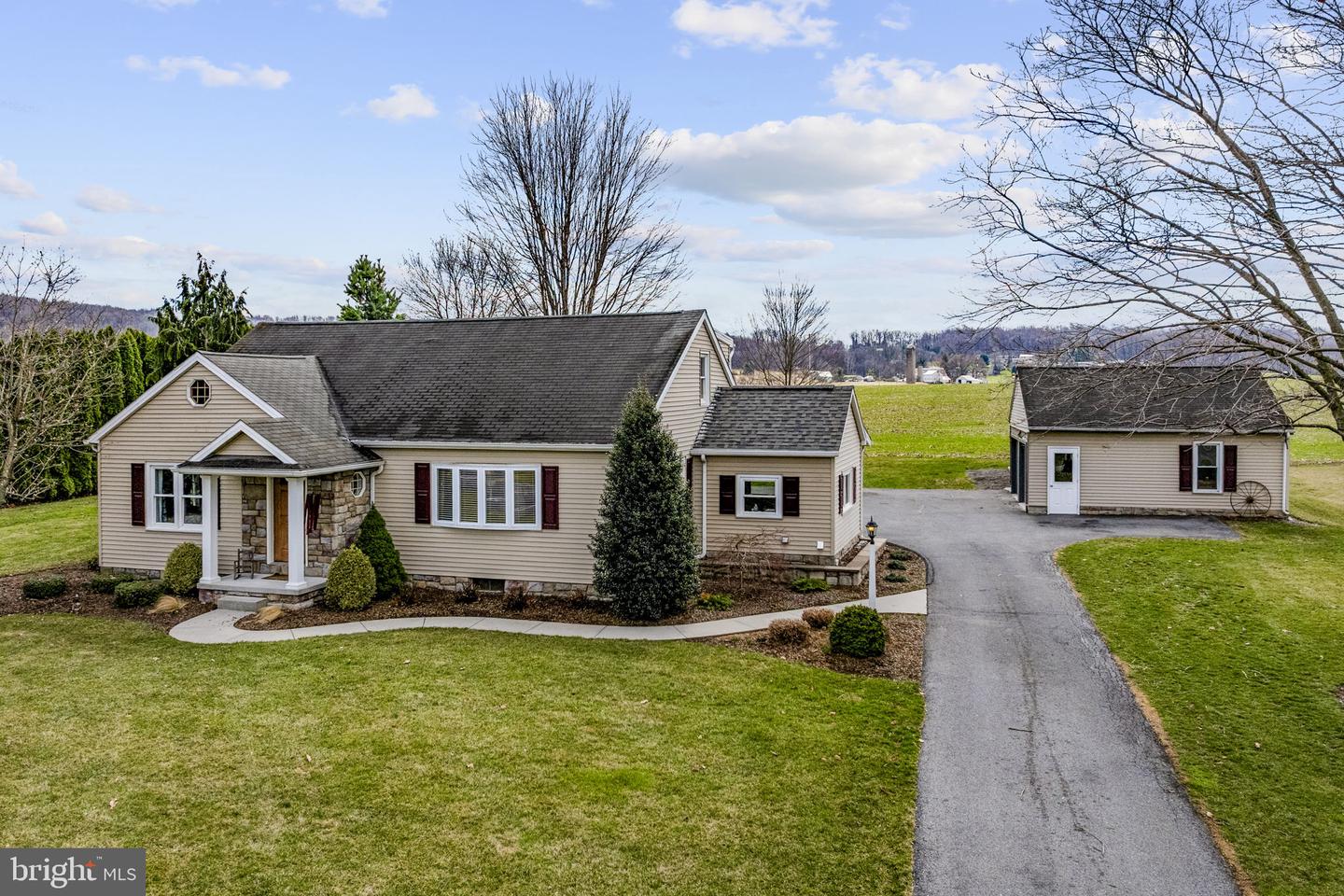 330 S Reamstown Road, Ephrata