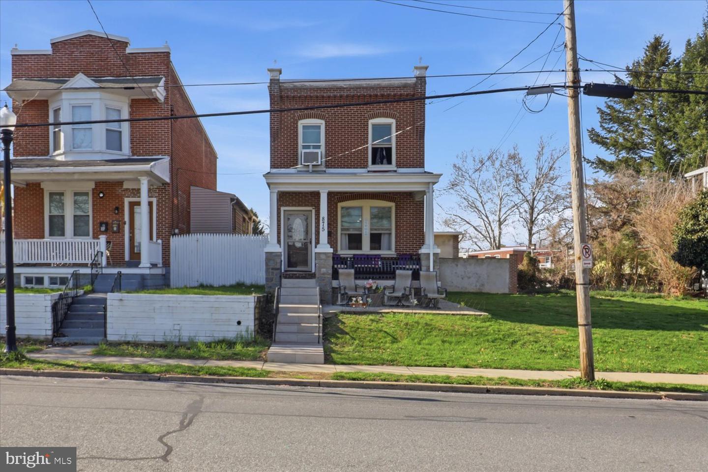 875 Manor Street