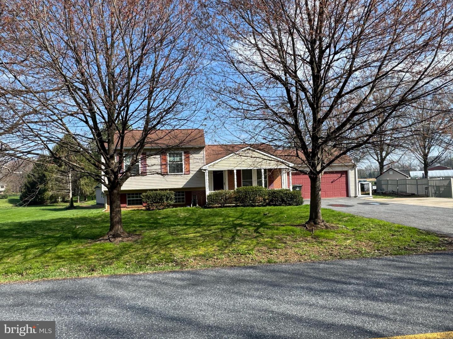 715 Hempfield Hill, Columbia