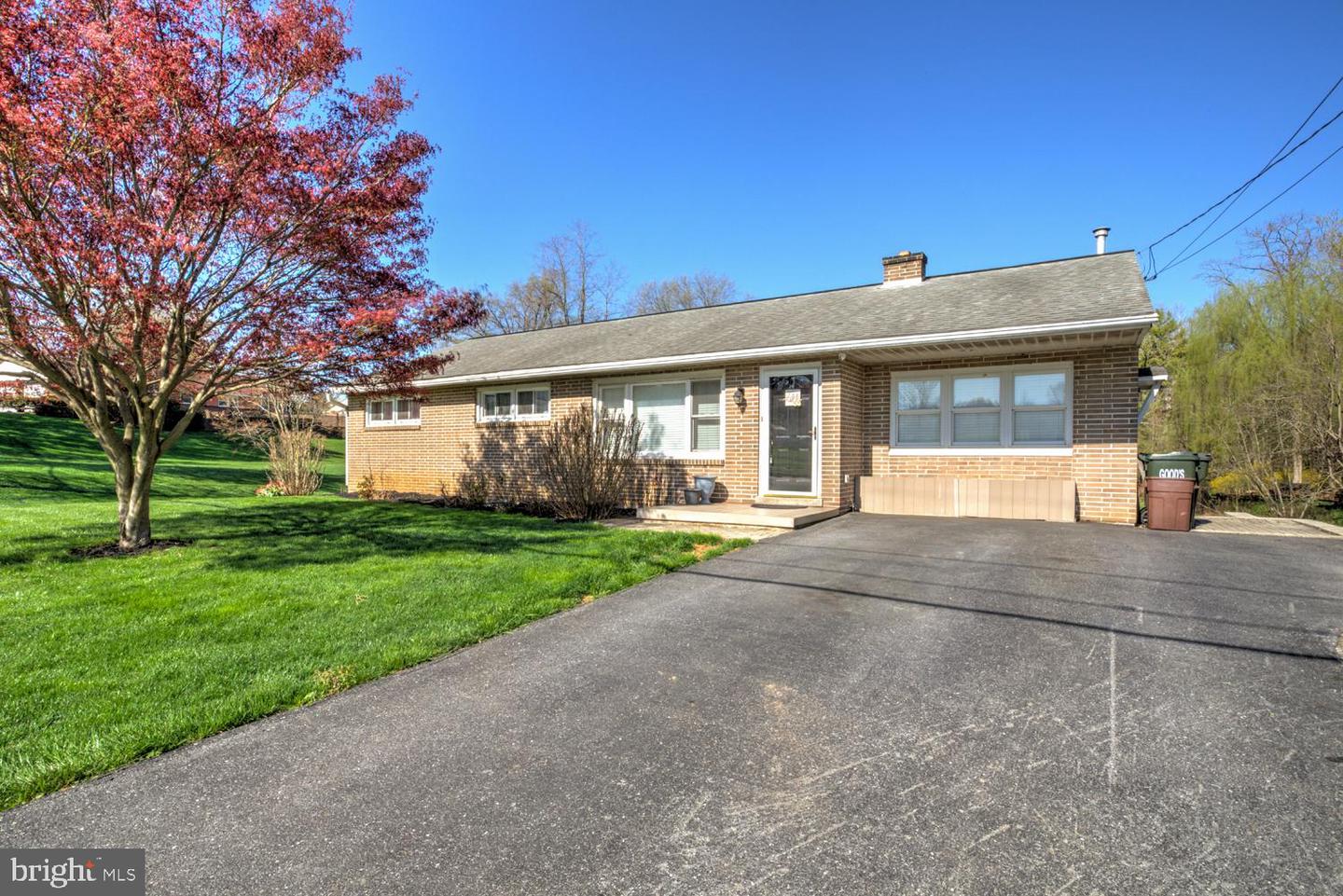 2049 Pine Drive, Lancaster