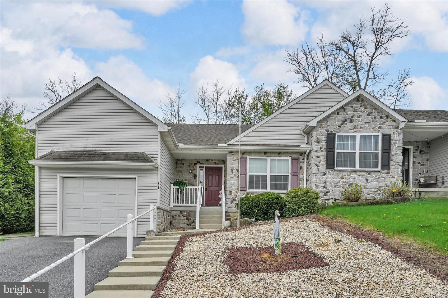 221 Red Fern Drive, East Earl