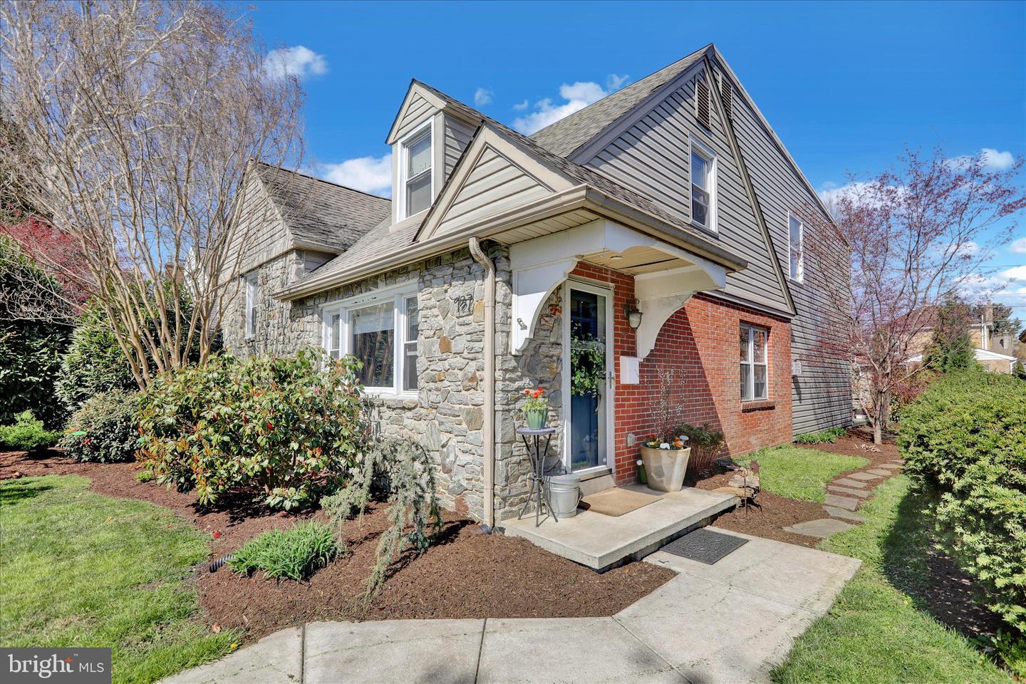 937 Louise Avenue, Lancaster