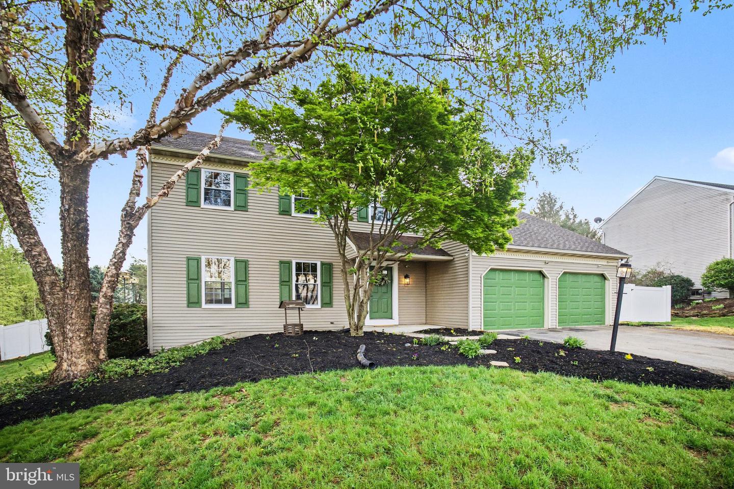 915 Jade Avenue, Lancaster