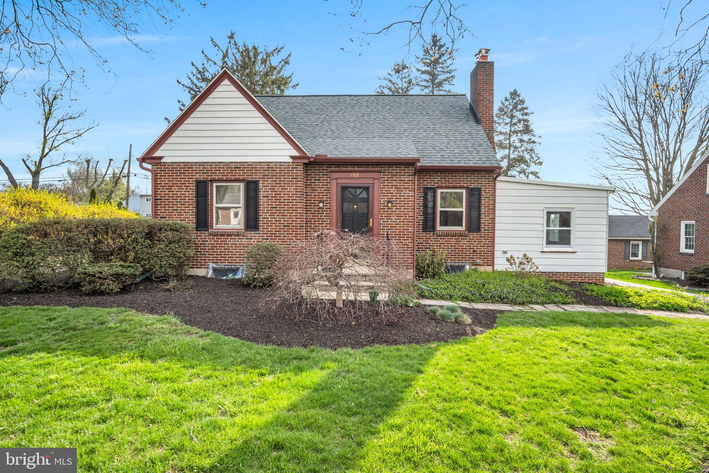 739 Pearl Avenue, Manheim
