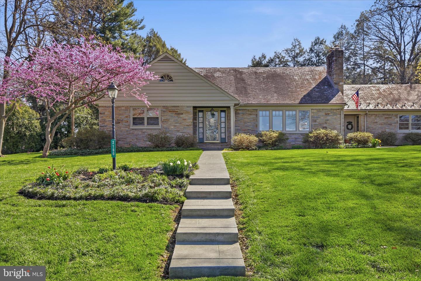 2180 W Ridge Drive, Lancaster