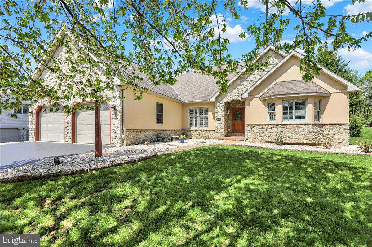 426 W Charlotte Street, Millersville