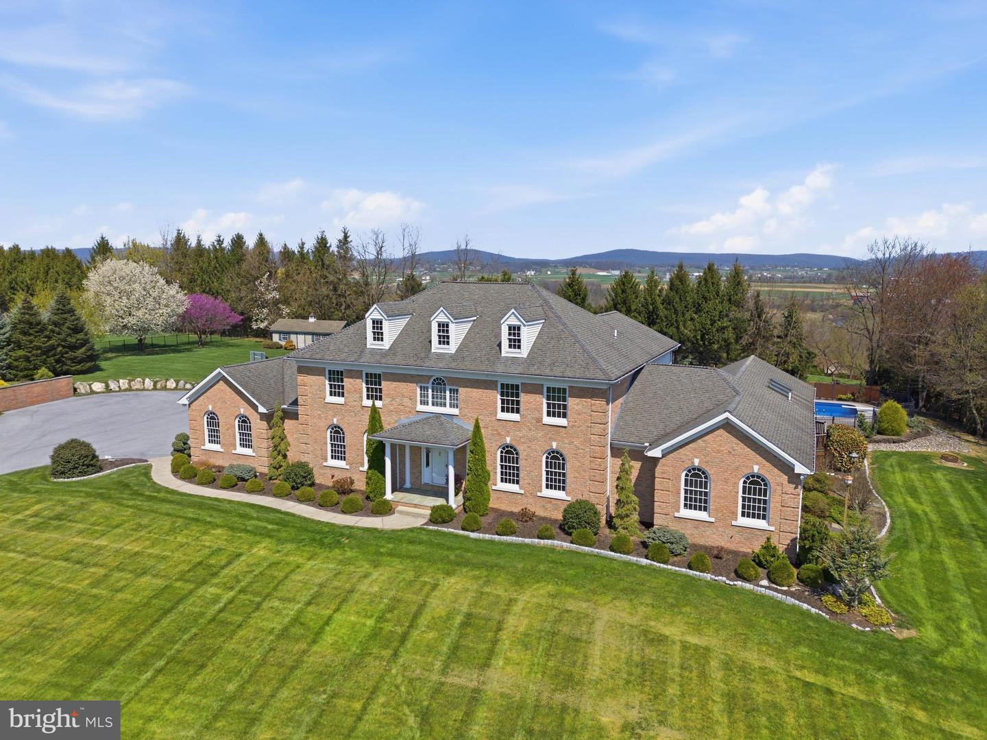2 Breezy Knoll, Lititz