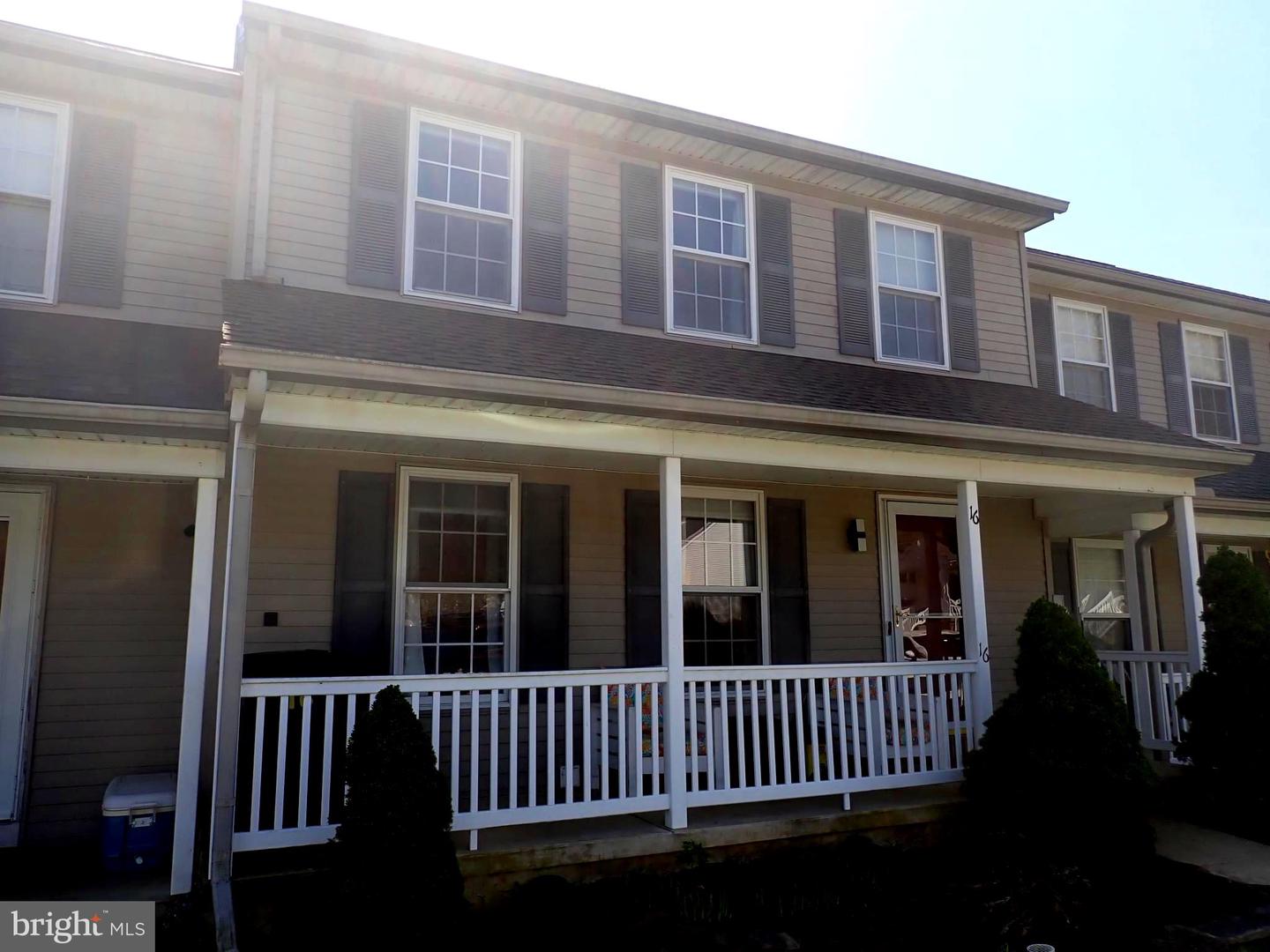 16 Cold Stream Drive, Lancaster