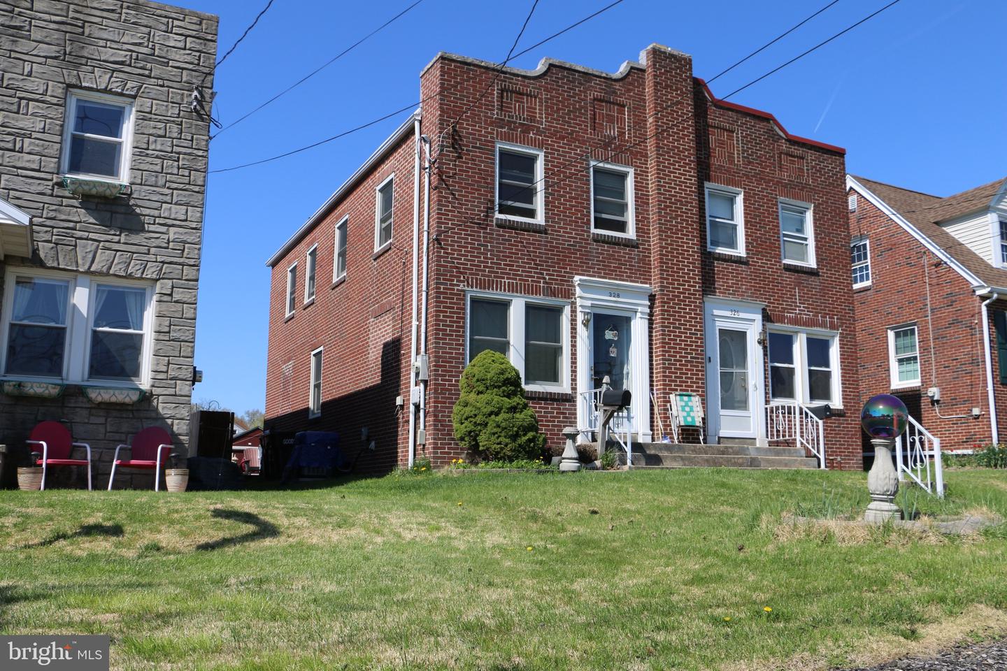 328 Brimmer, New Holland