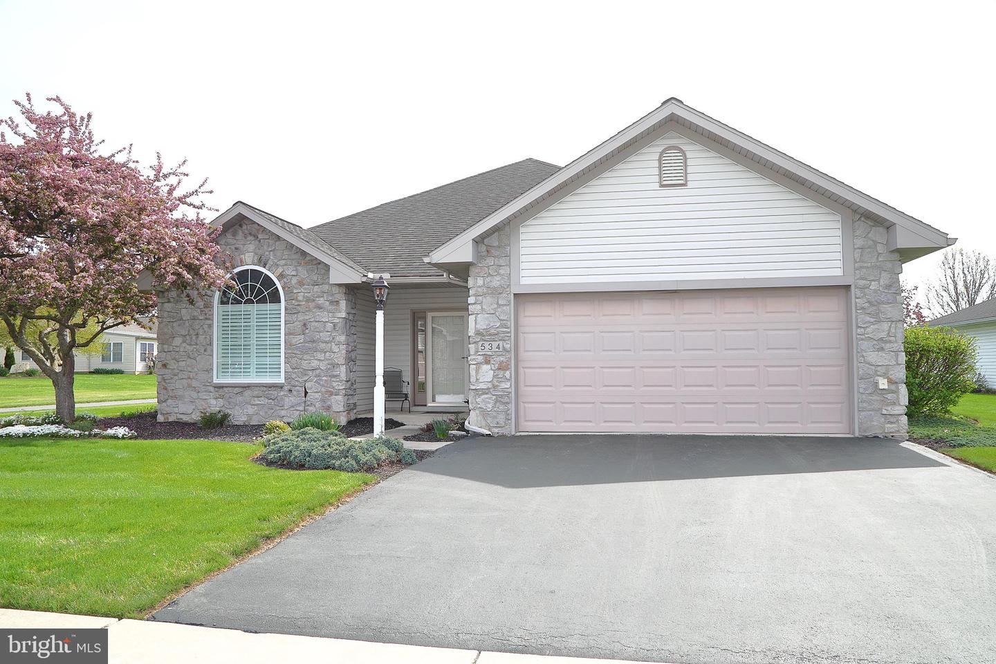 534 Blossom Trail, Mount Joy