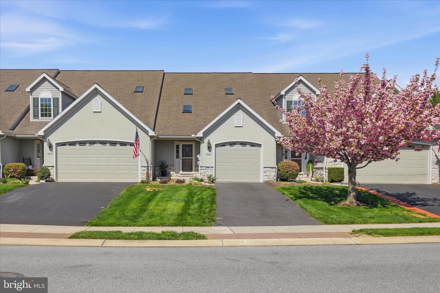 1321 Fieldstone Drive, Mount Joy