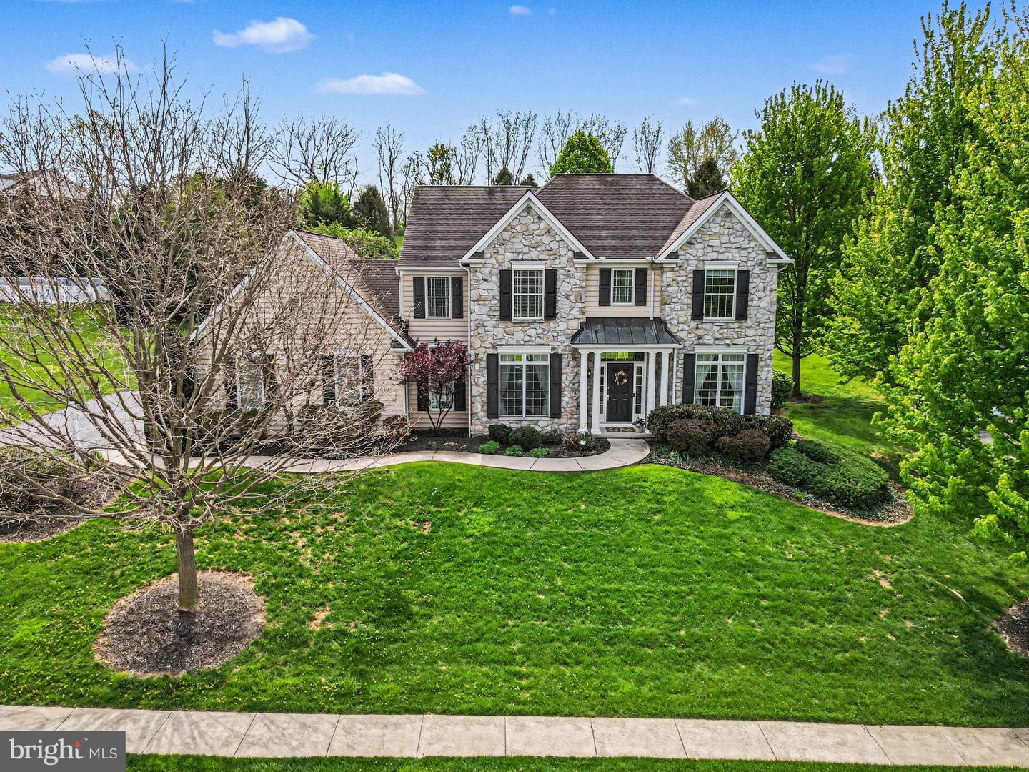 2118 Meadow Ridge Drive, Lancaster
