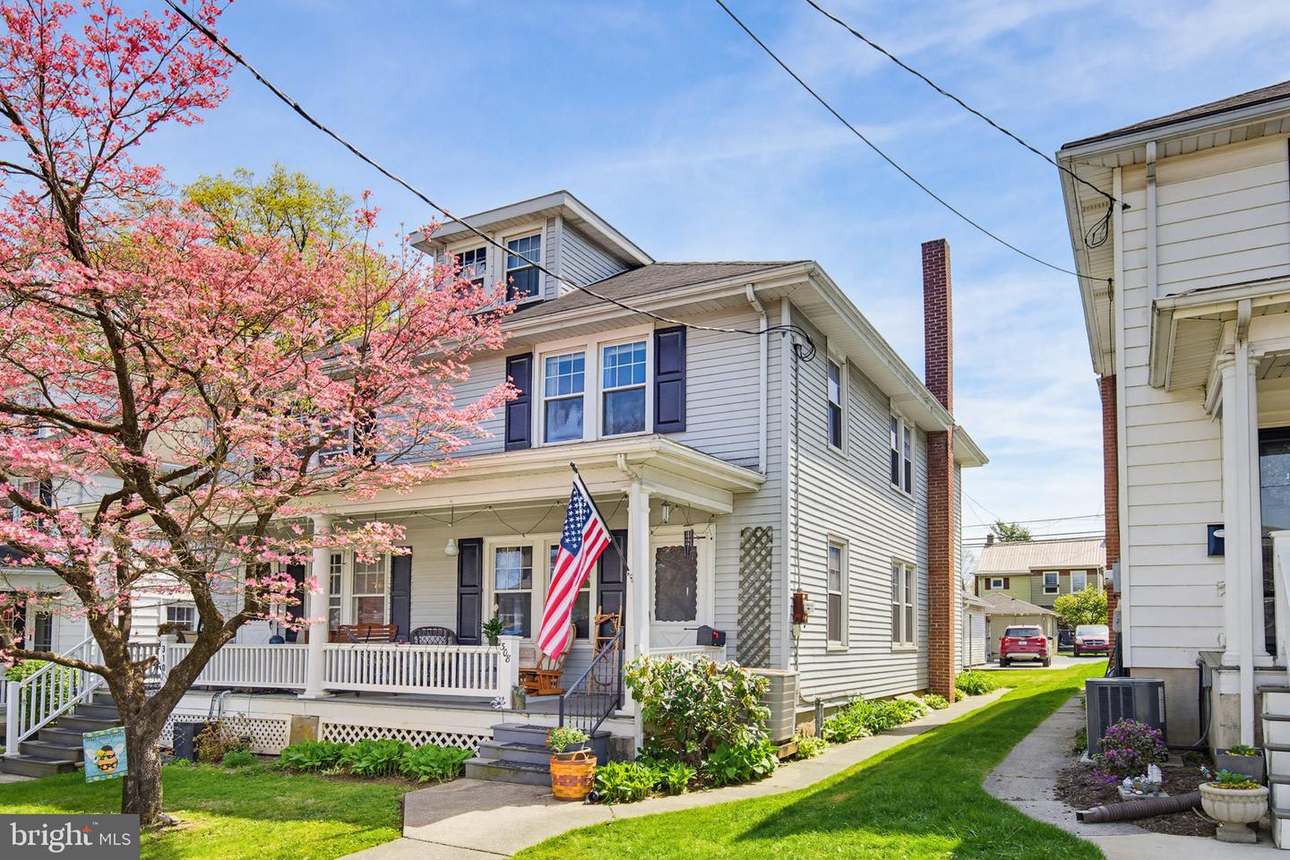 308 E New Street, Lititz