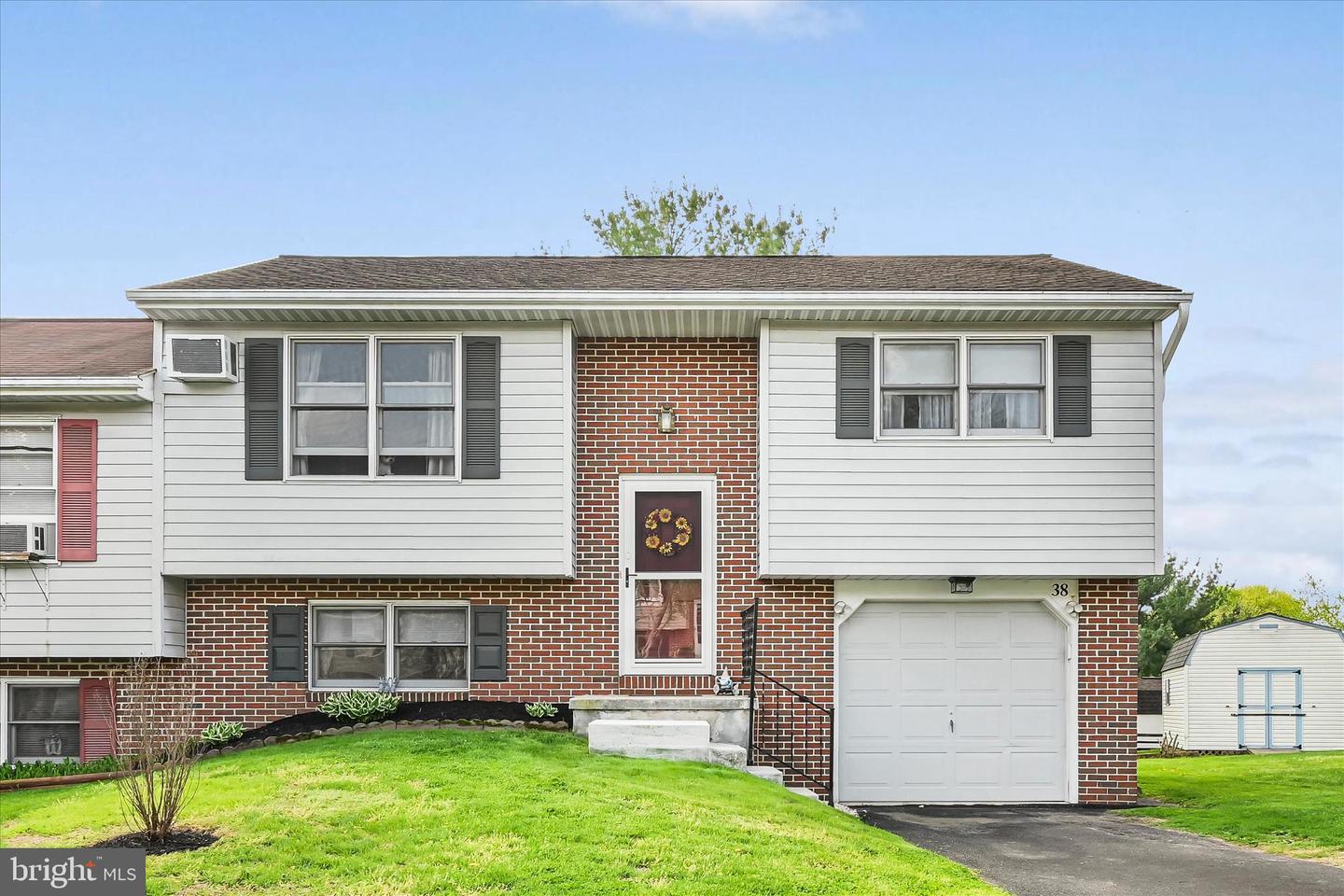 38 Pickford Drive, Lancaster