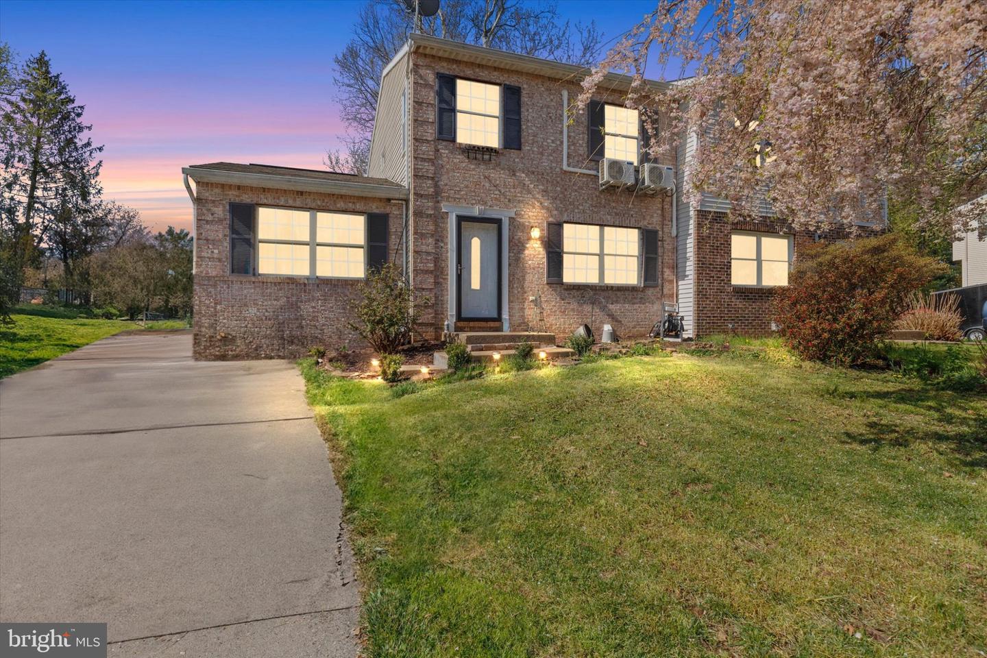1037 Tom Paine Drive, Lancaster