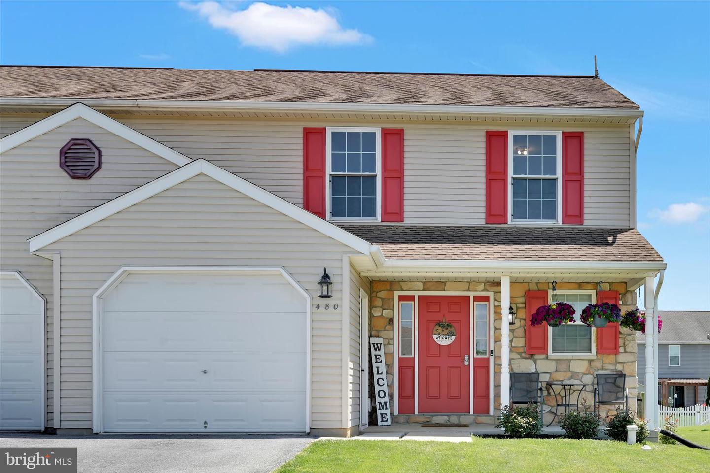 480 Daisy Drive, New Holland