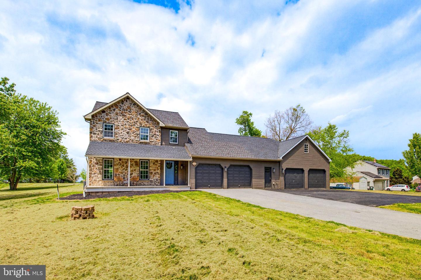 112 Saw Mill Road, Elizabethtown