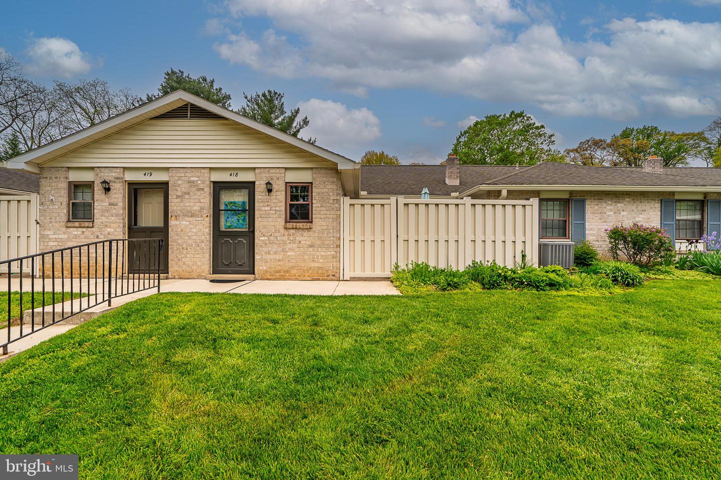 418 Valleybrook Drive, Lancaster