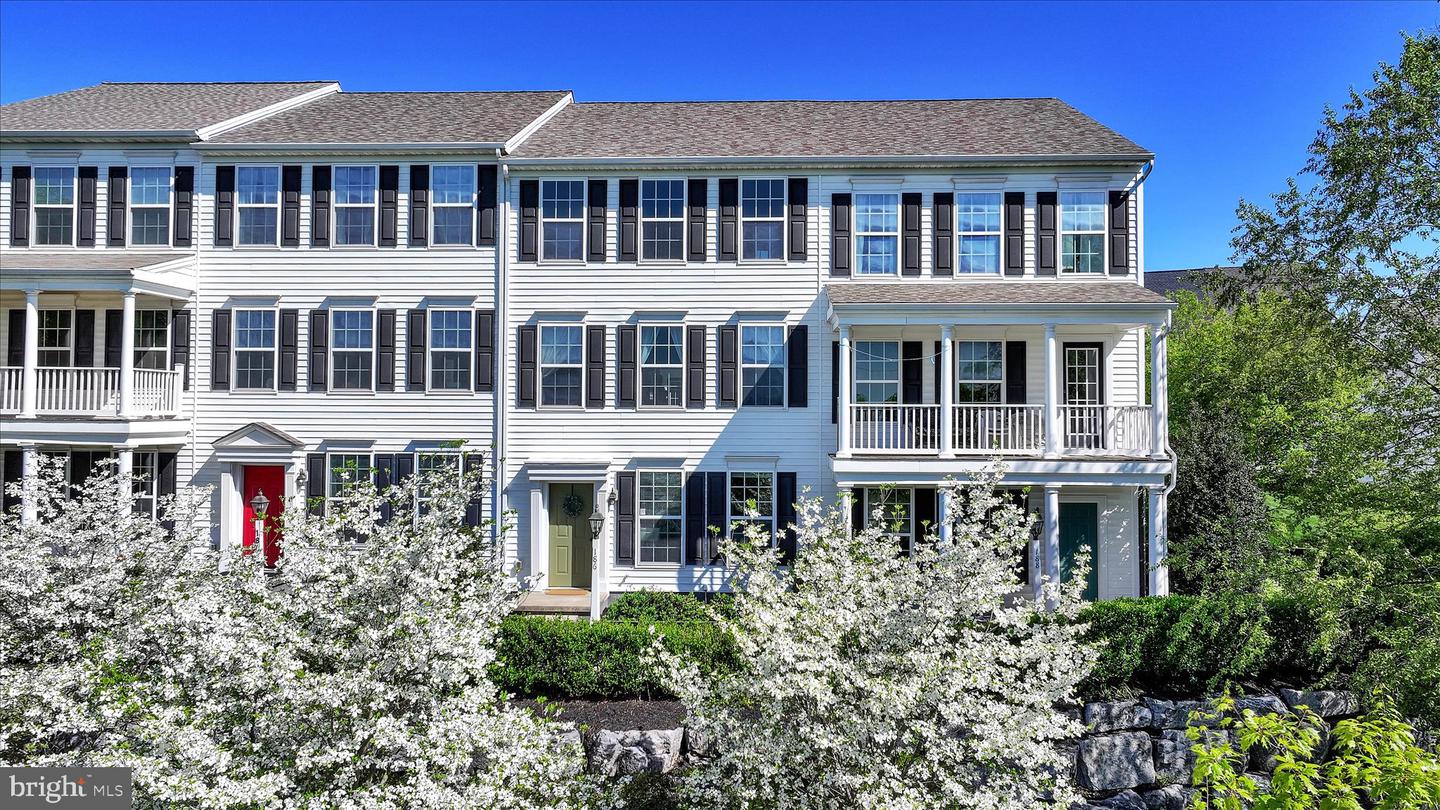 186 N Melhorn Drive, Mount Joy