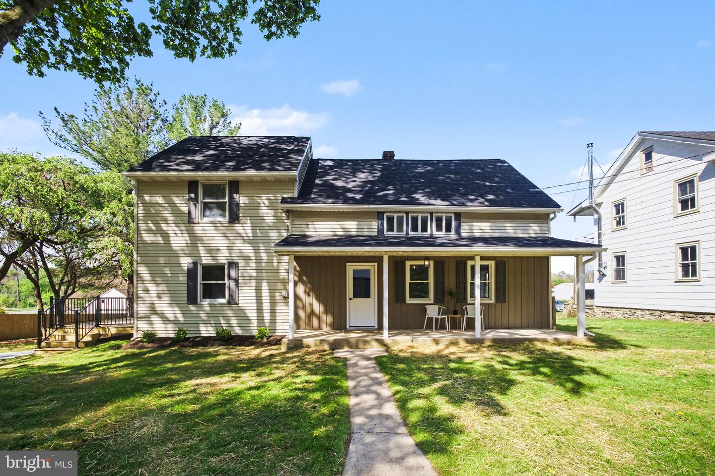 922 N Old Road, Strasburg