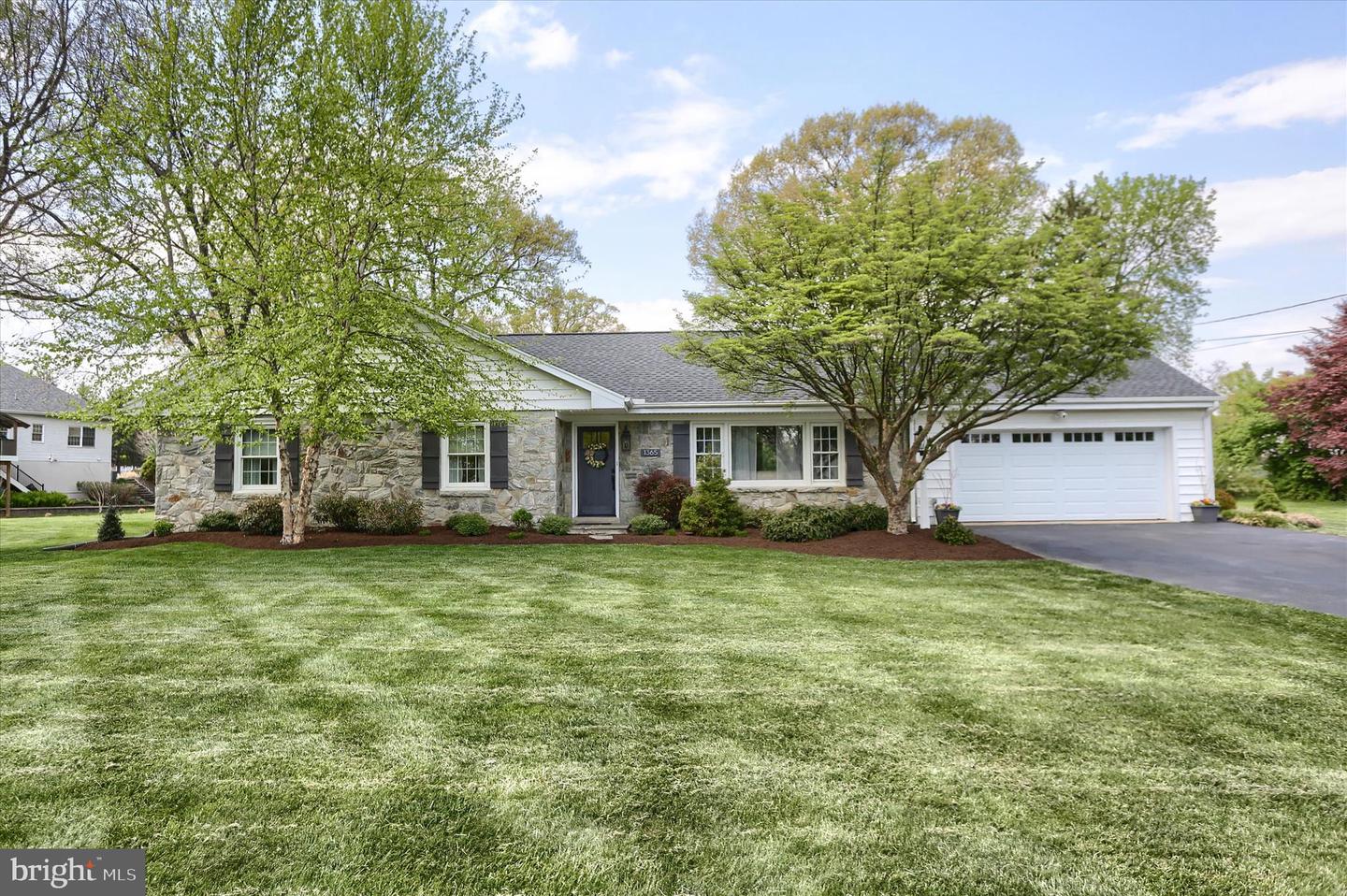 1365 Sunset Drive, Lancaster