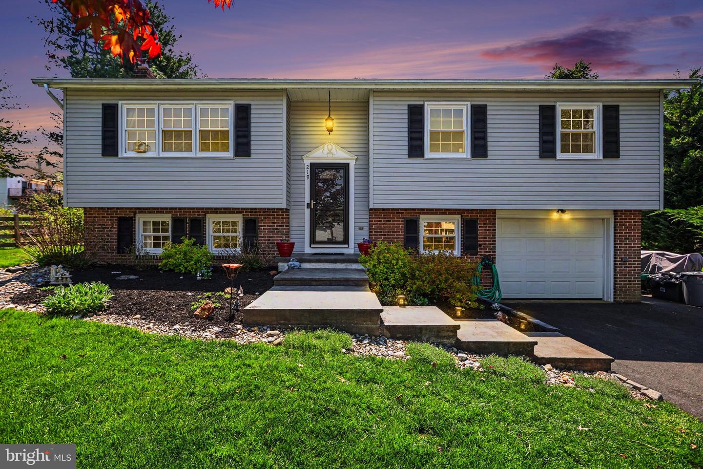 219 Maple Avenue, Quarryville