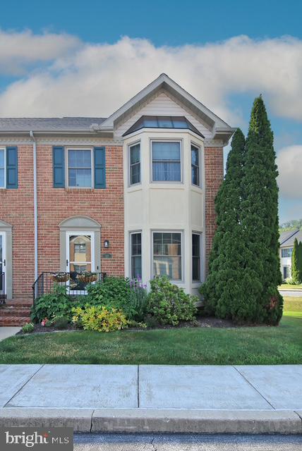 525 Cobblestone Lane