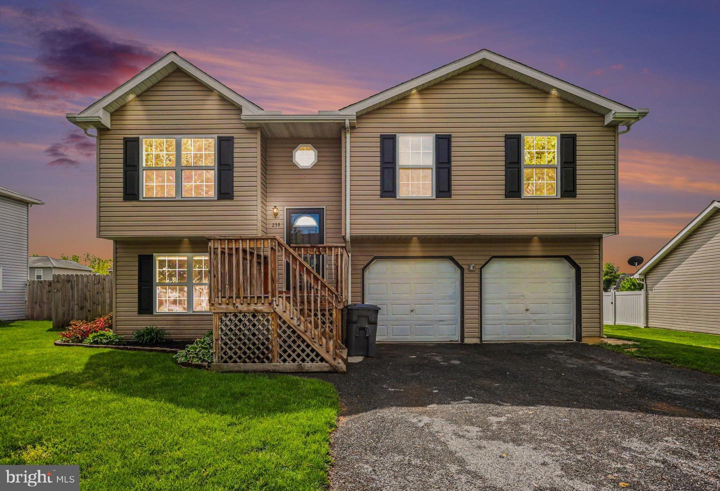 239 Cypress Street, Bainbridge
