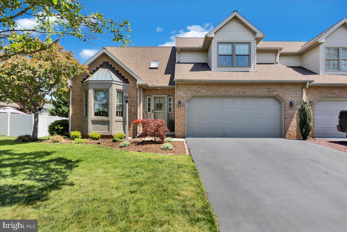 2693 Cobblestone Lane, Lancaster
