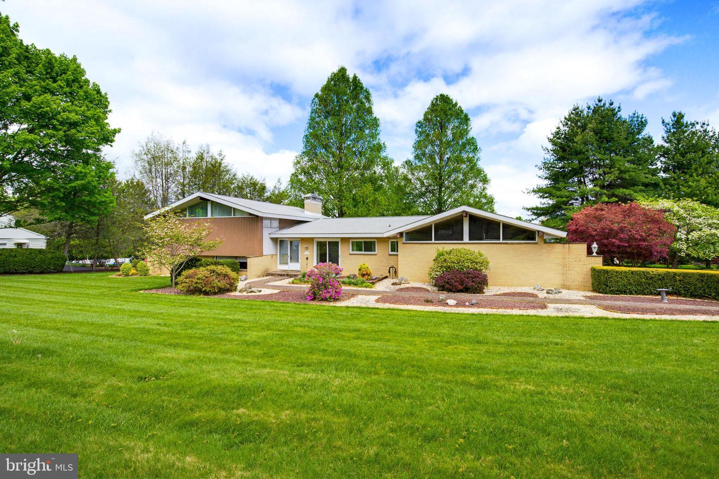 2149 Stonecrest Drive, Lancaster