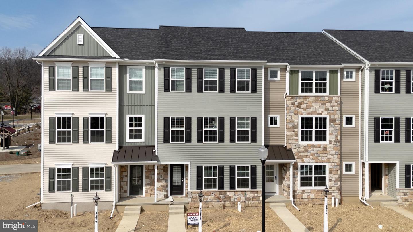 2445 Spring Water Circle, Lancaster