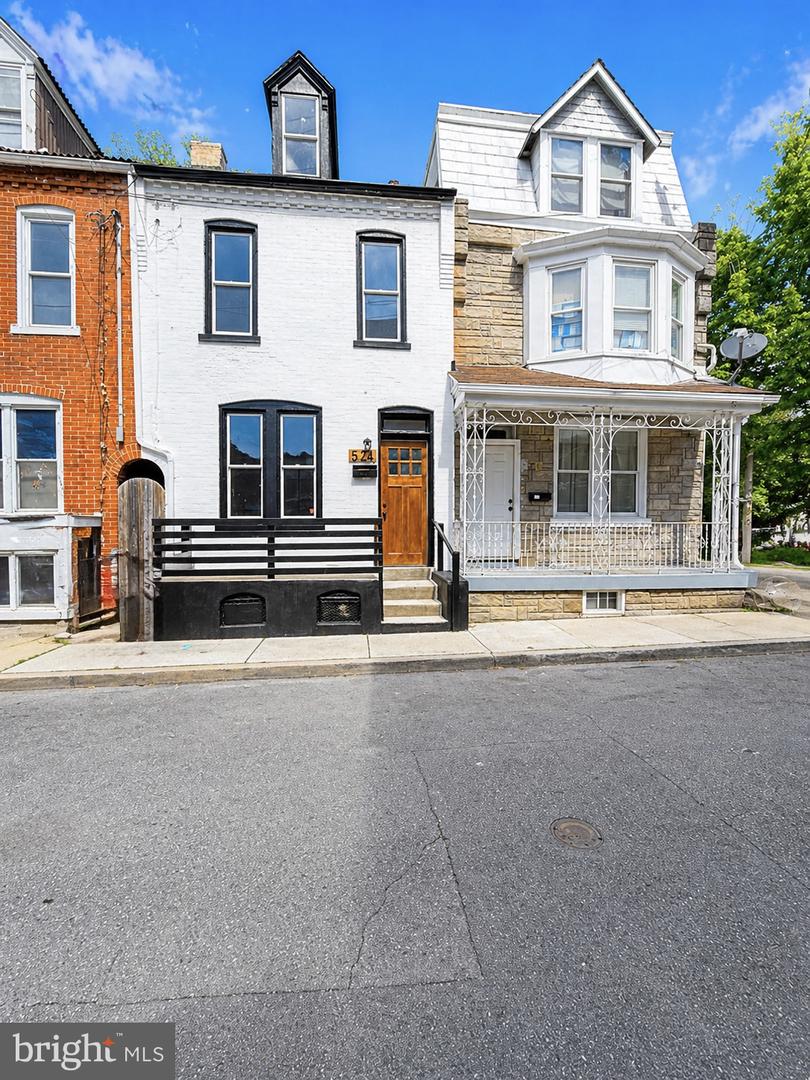 524 Locust Street, Lancaster