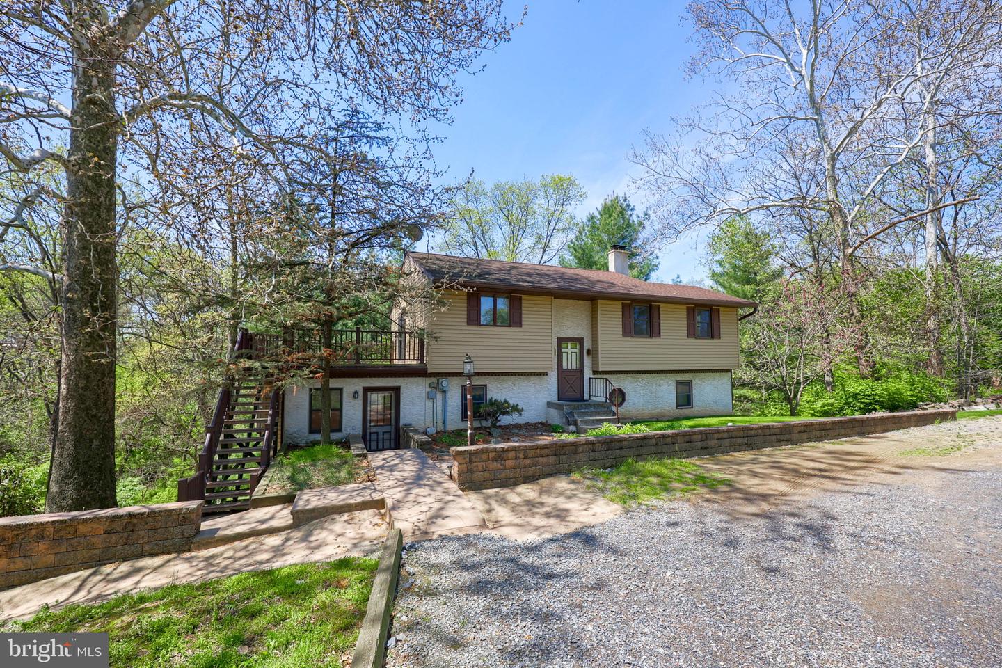 242 Skyview Lane, Lititz