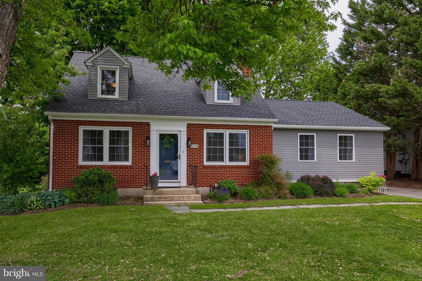 2033 Manor Ridge Drive, Lancaster