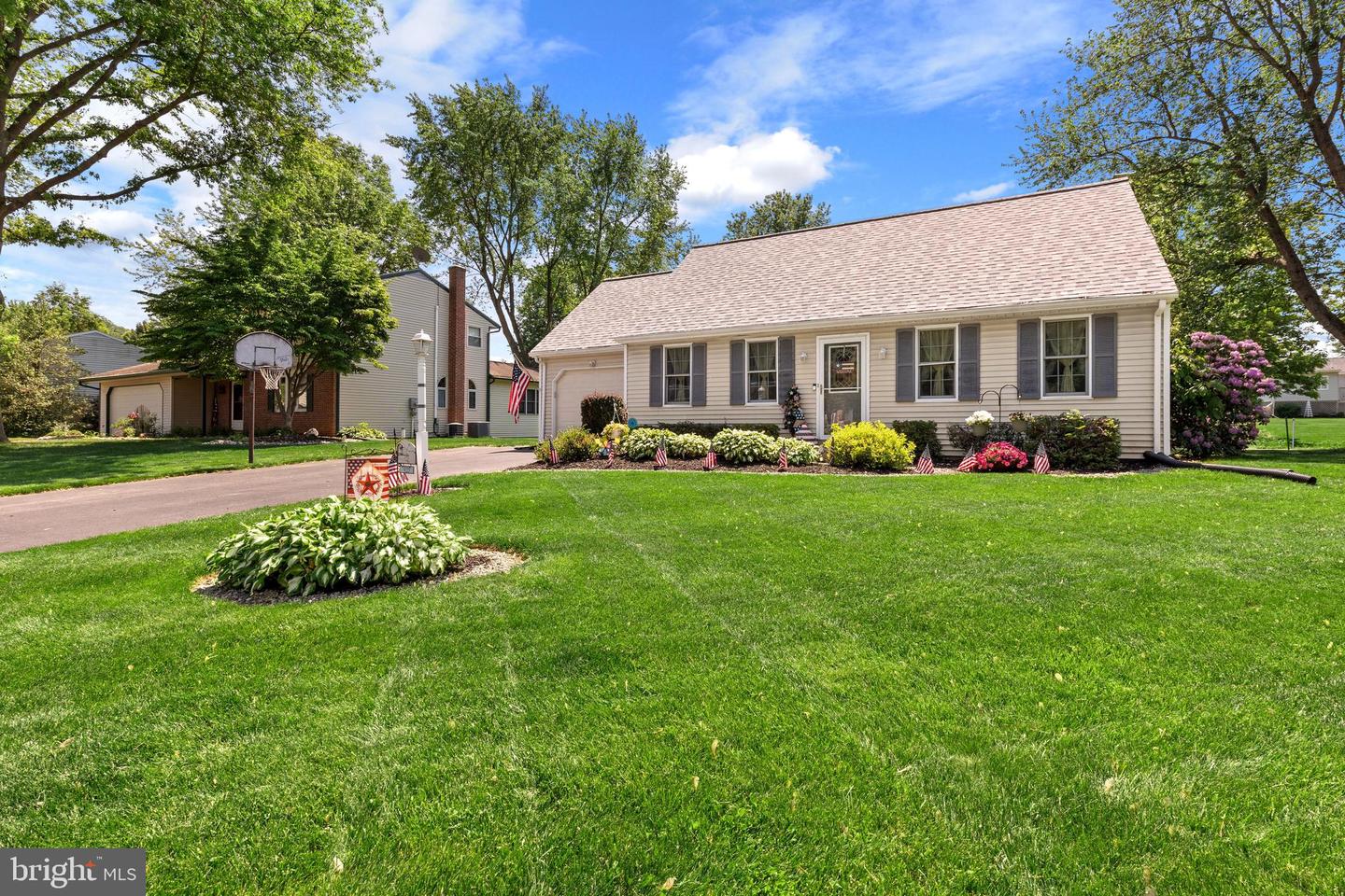 925 Indian Springs Drive, Lancaster