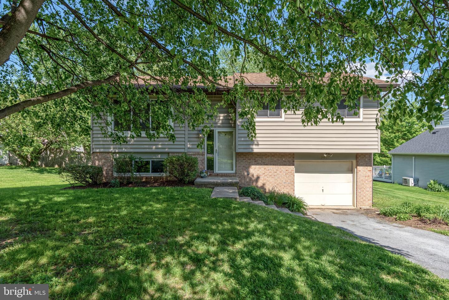 3807 Hillcrest Drive, Columbia