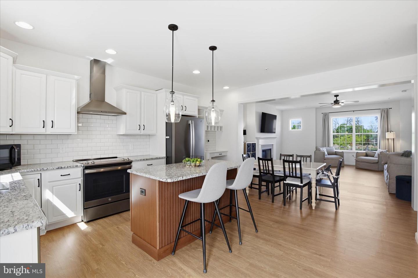 2429 Spring Water Circle, Lancaster