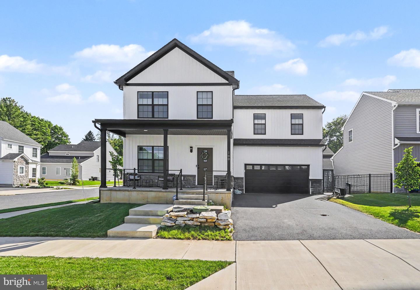 100 Meadows Bend