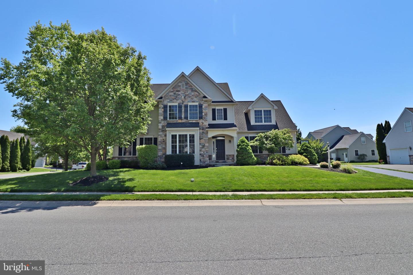 312 Squire Lane, Lititz