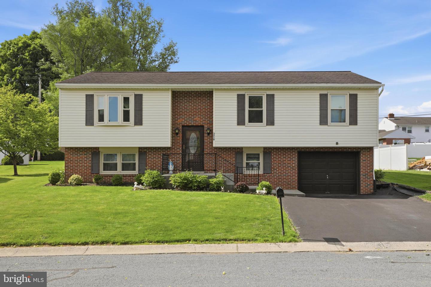3218 Caroline Drive, East Petersburg
